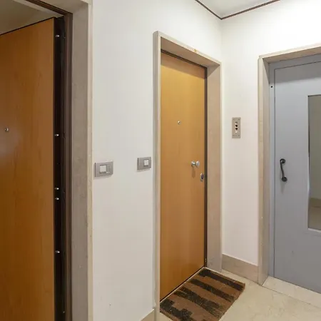 아파트 Verona City Centre Apartment *