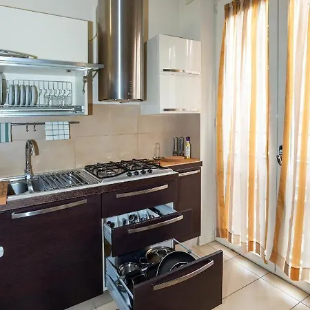 아파트 Verona City Centre Apartment *